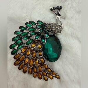 Elegant Peacock Brooch/Pendent with Green and Gold Accents